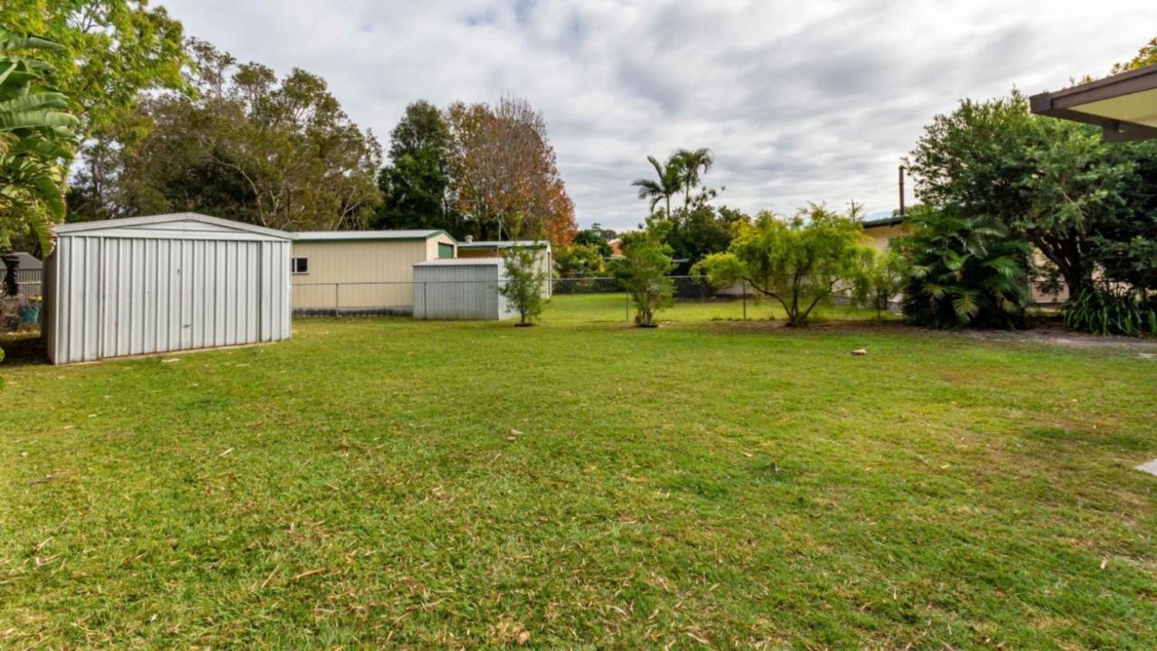 Pet Friendly Lowset Home With Room For A Boat, Wattle Ave, Bongaree Bellara Exterior photo